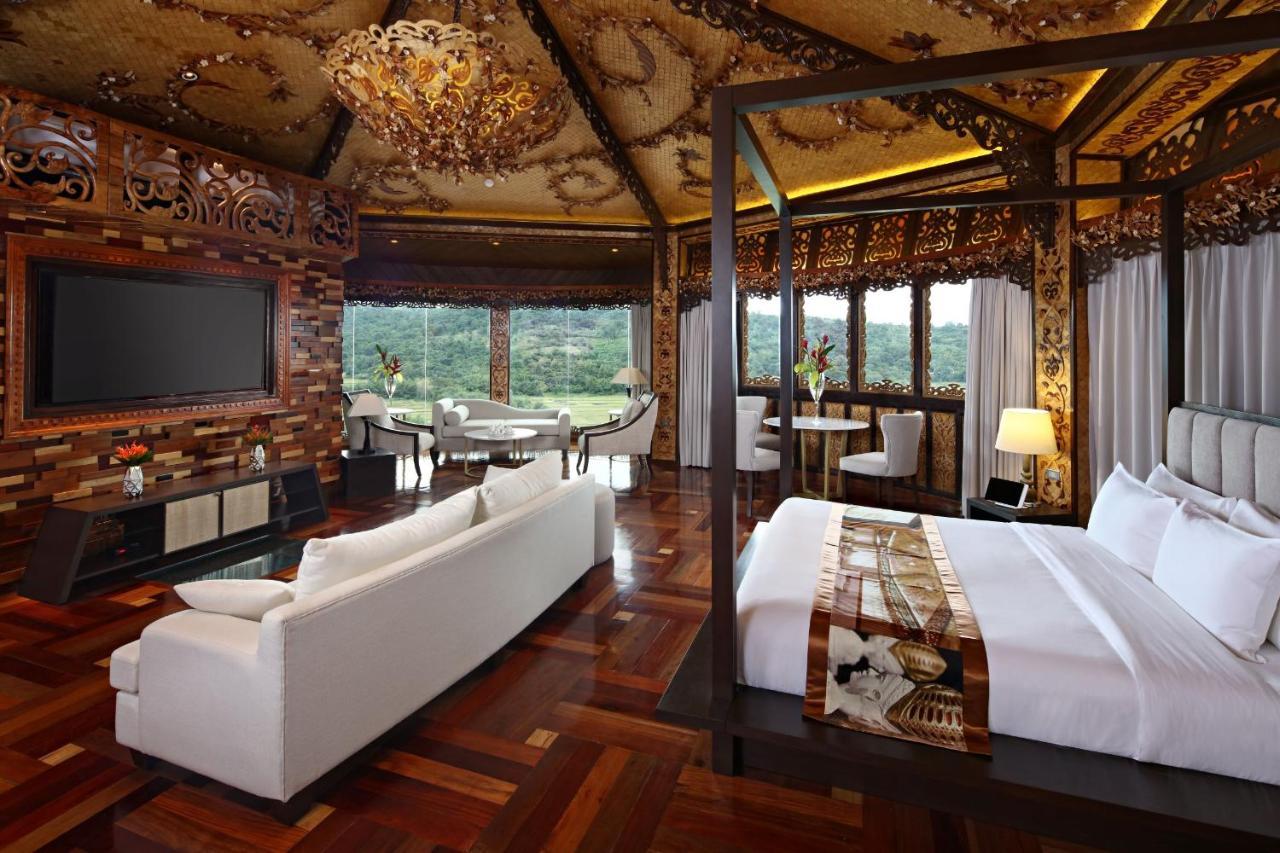 Rancho Bernardo Luxury Villas And Resort Bagac Екстериор снимка