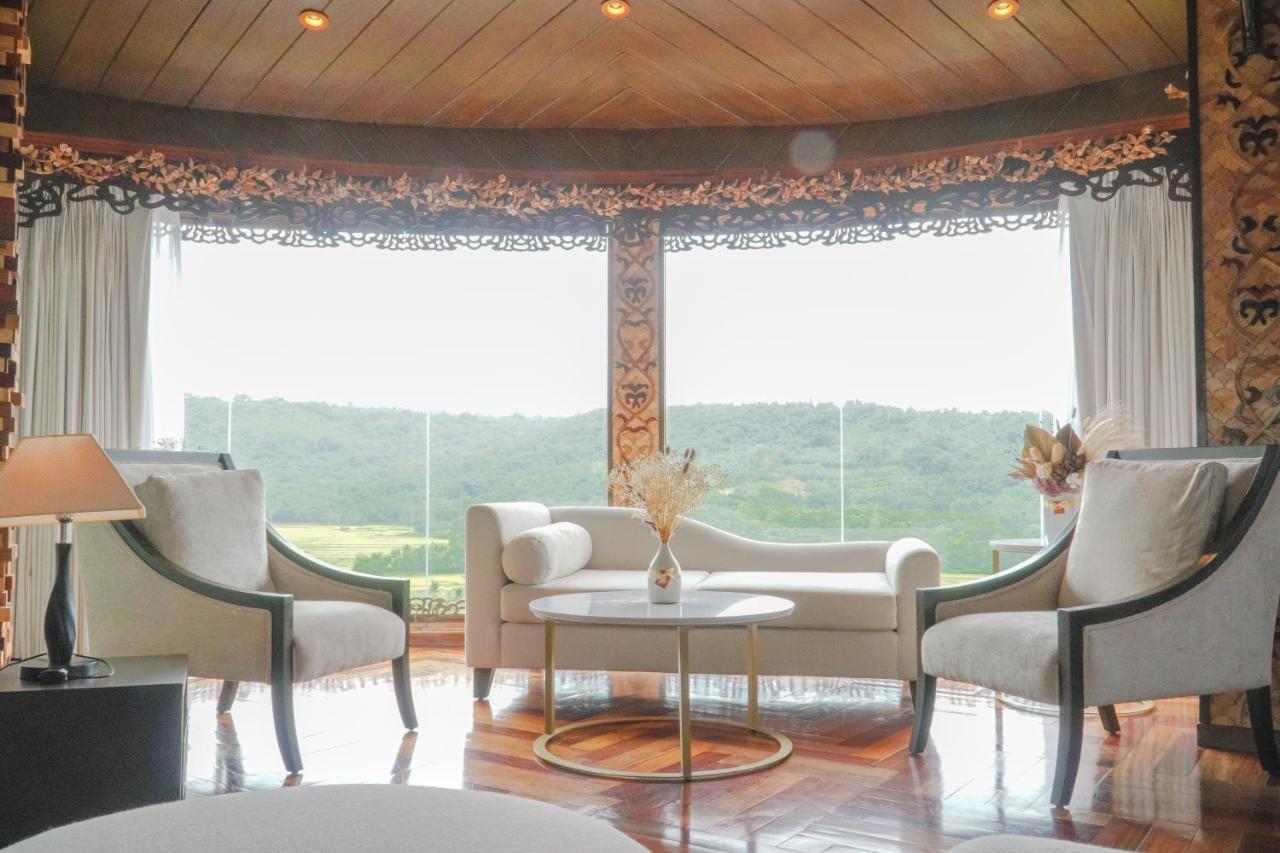 Rancho Bernardo Luxury Villas And Resort Bagac Екстериор снимка